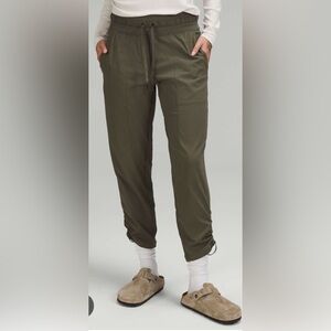 Lululemon Dance Studio Mid-Rise Crop Pant Womens 8